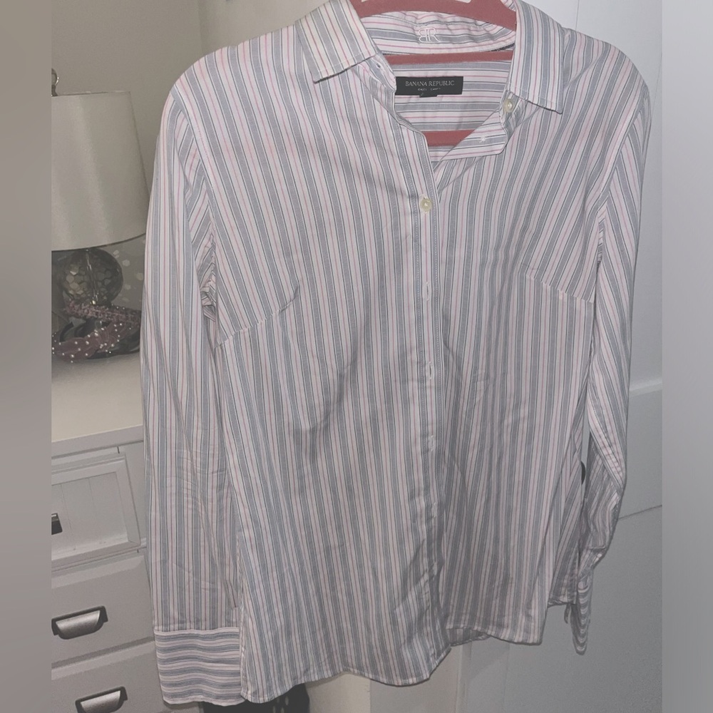 Banana republic button down white gray/blue and pink stripe